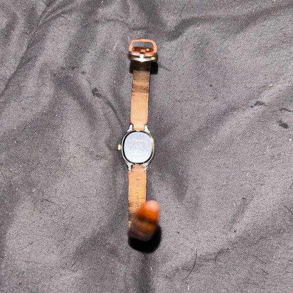 Vintage timex slim leather band watch - Picture 5 of 5